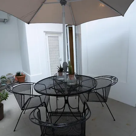 Apartment Downtown Relaxed With Private Yard